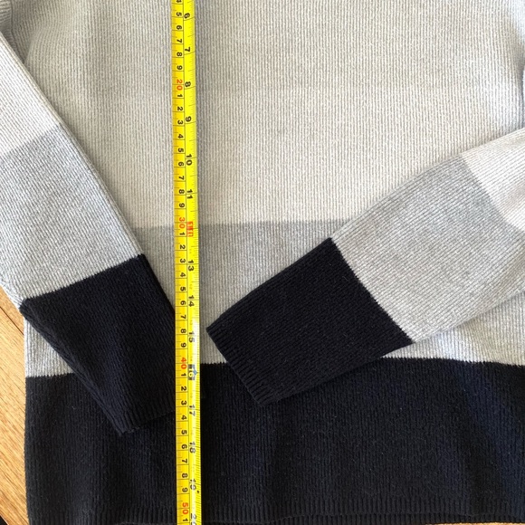 SOLD Apt. 9 Grey/Black/Cream Striped Sweater Size Small - Picture 4 of 6